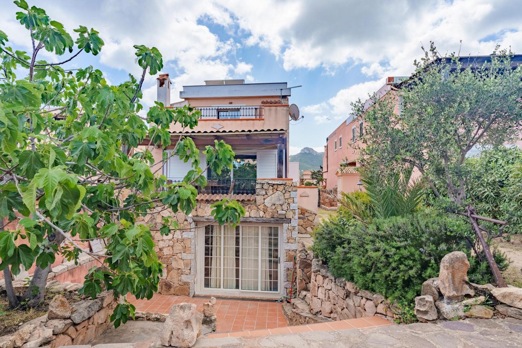 Villa Alfredo Golfo Aranci Exterior photo
